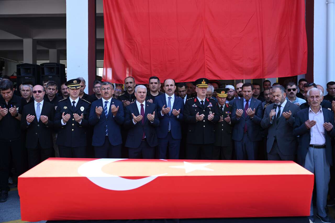 Konya şehidine ağladı! İtfaiyeci Mehmet Tekeli gözyaşlarıyla toprağa verildi 10